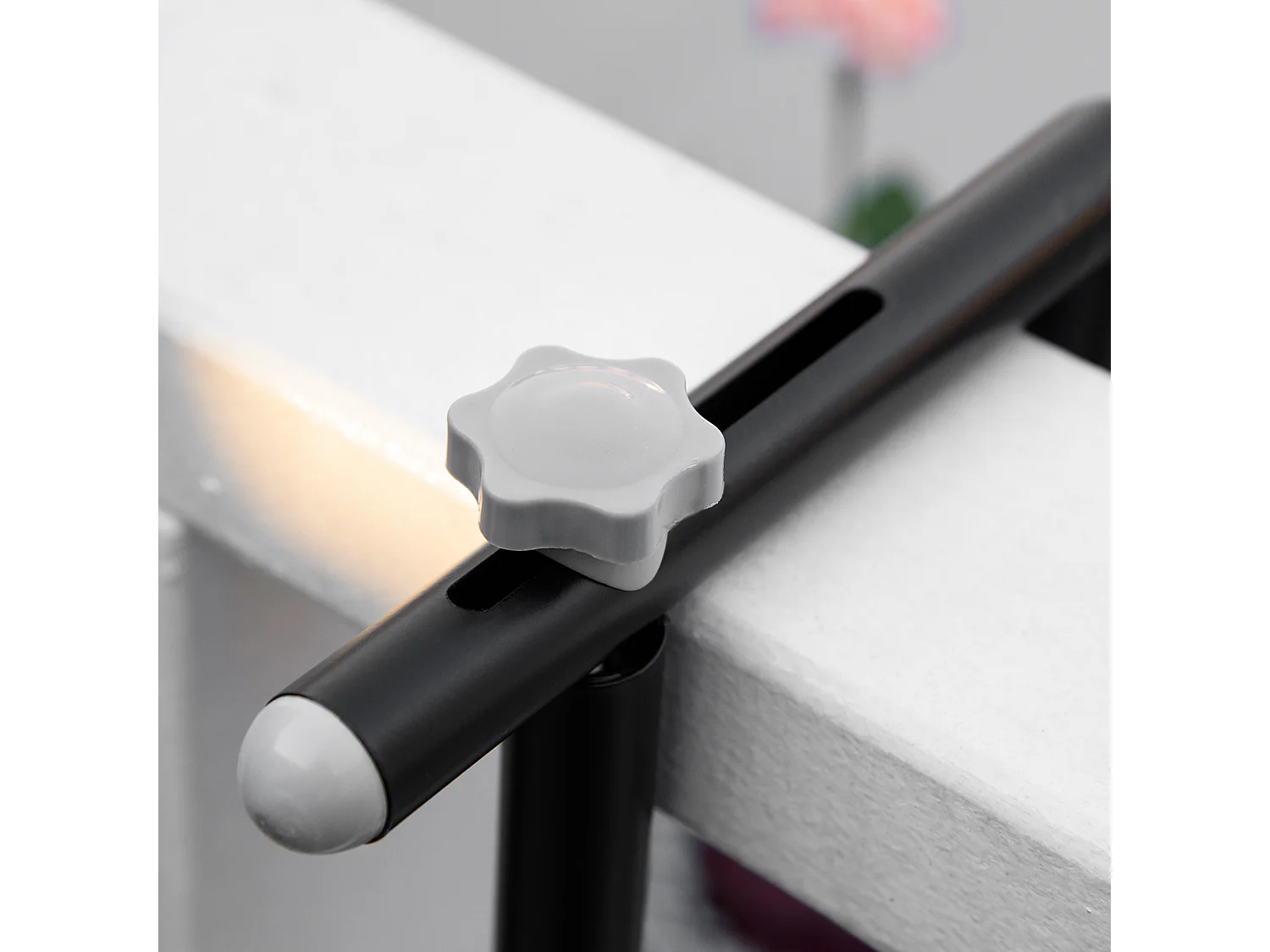 Table suspendue de balcon pliable dim. plateau 60L x 40l cm hauteur réglable 57-72H cm métal époxy noir