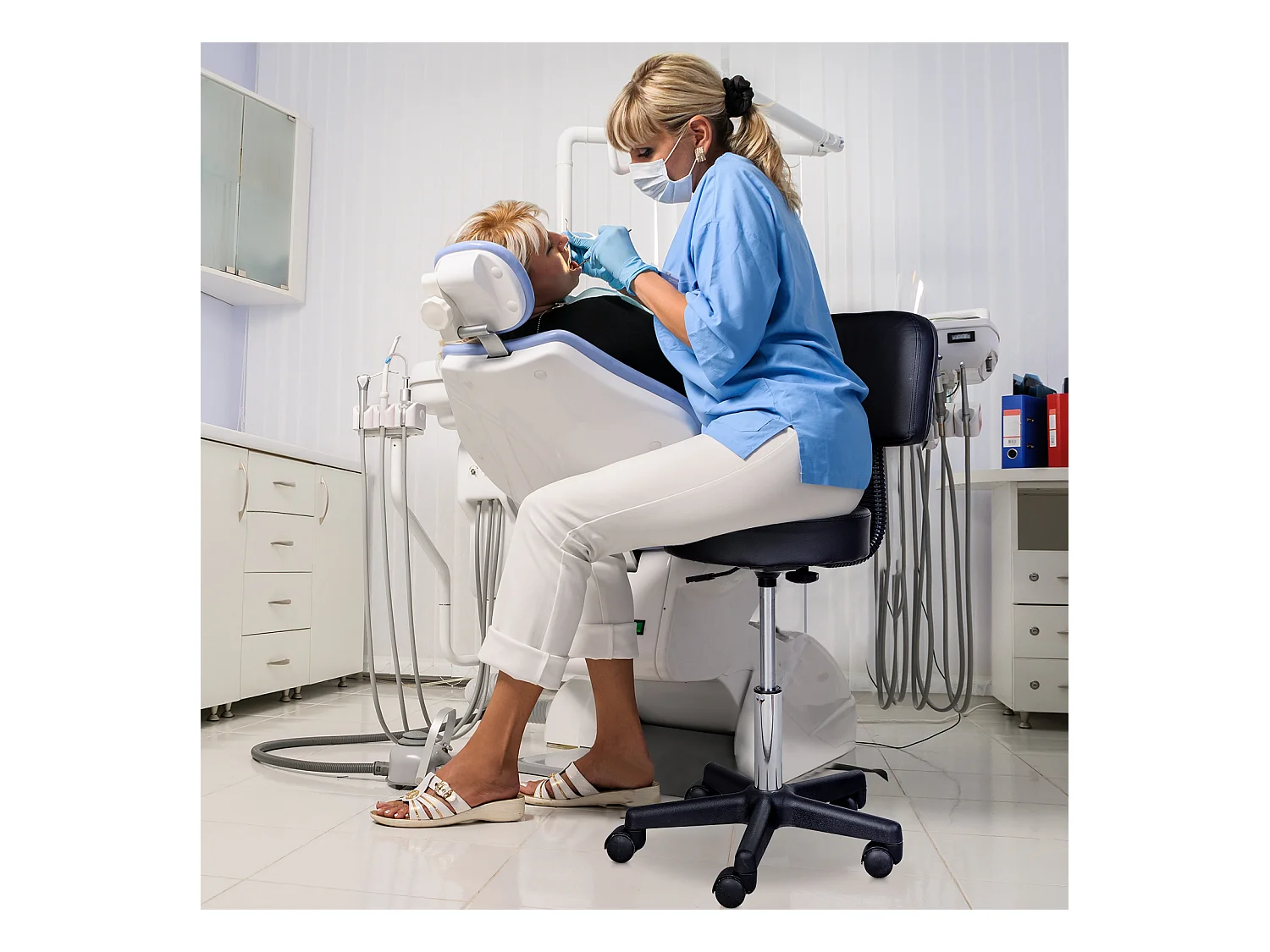 Tabouret massage à roulettes réglable en hauteur pivotant avec dossier ergonomique noir