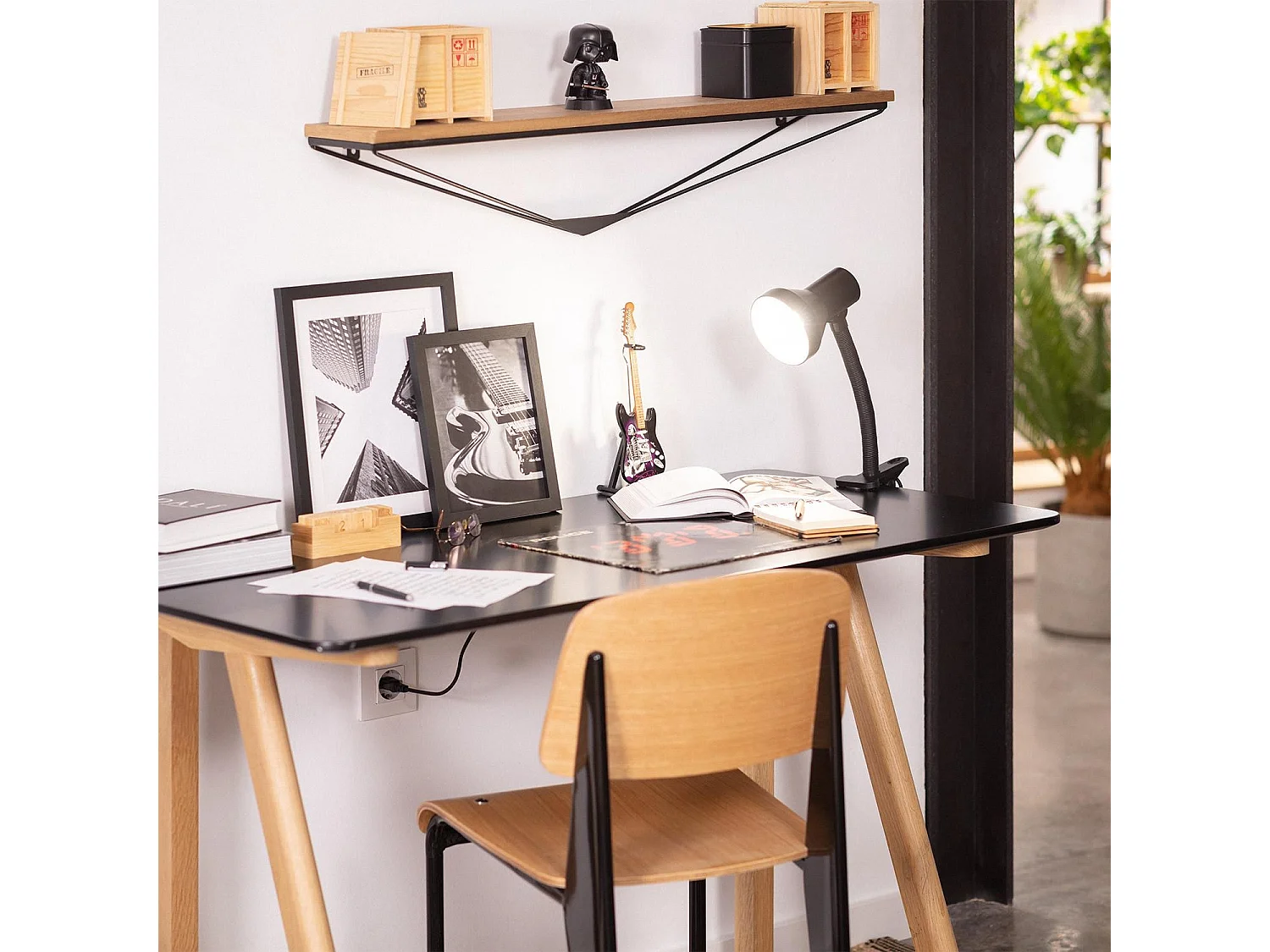 Lámpara Flexo Escritorio de Metal con Pinza Eret Negro