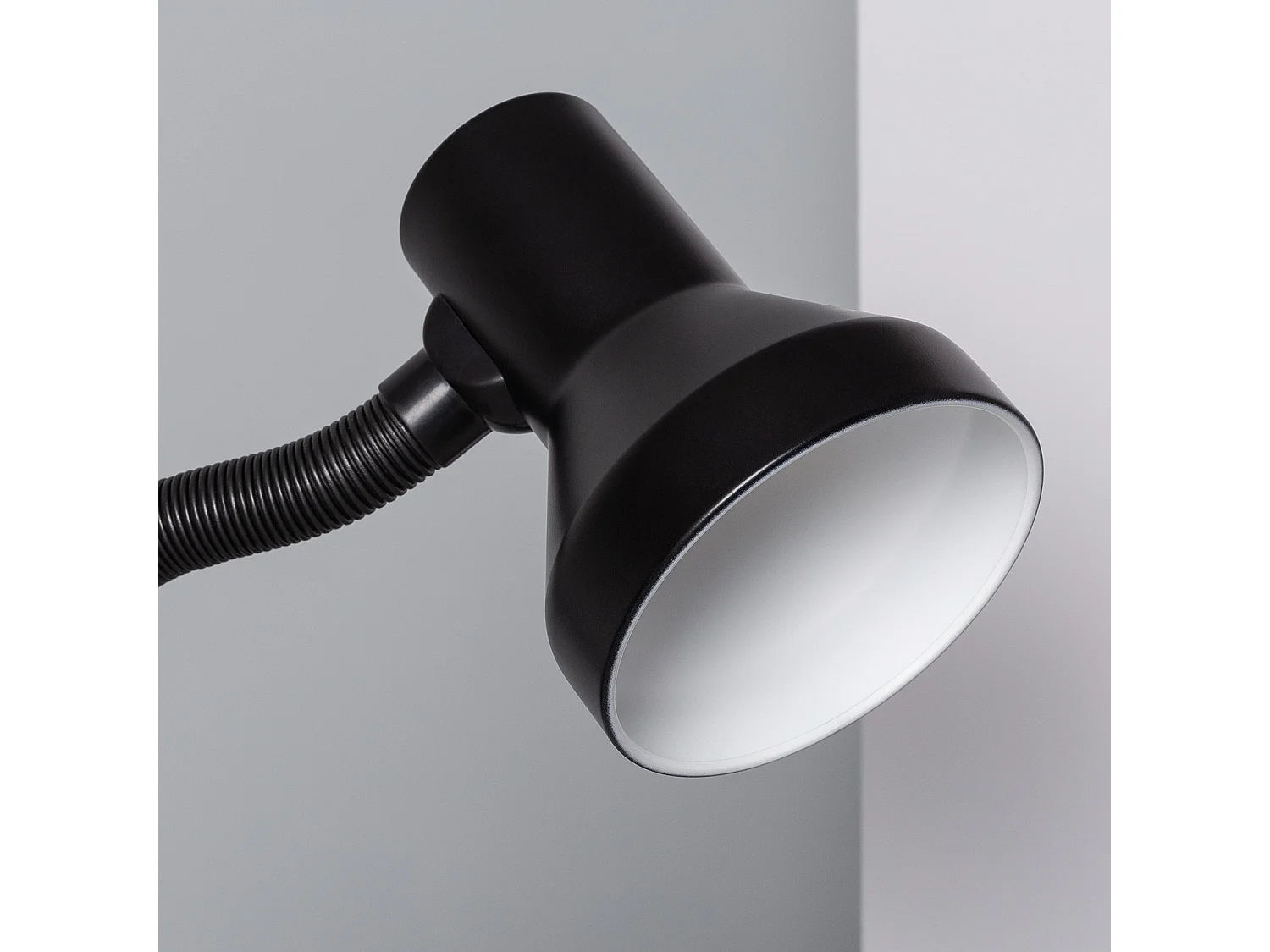 Lámpara Flexo Escritorio de Metal con Pinza Eret Negro