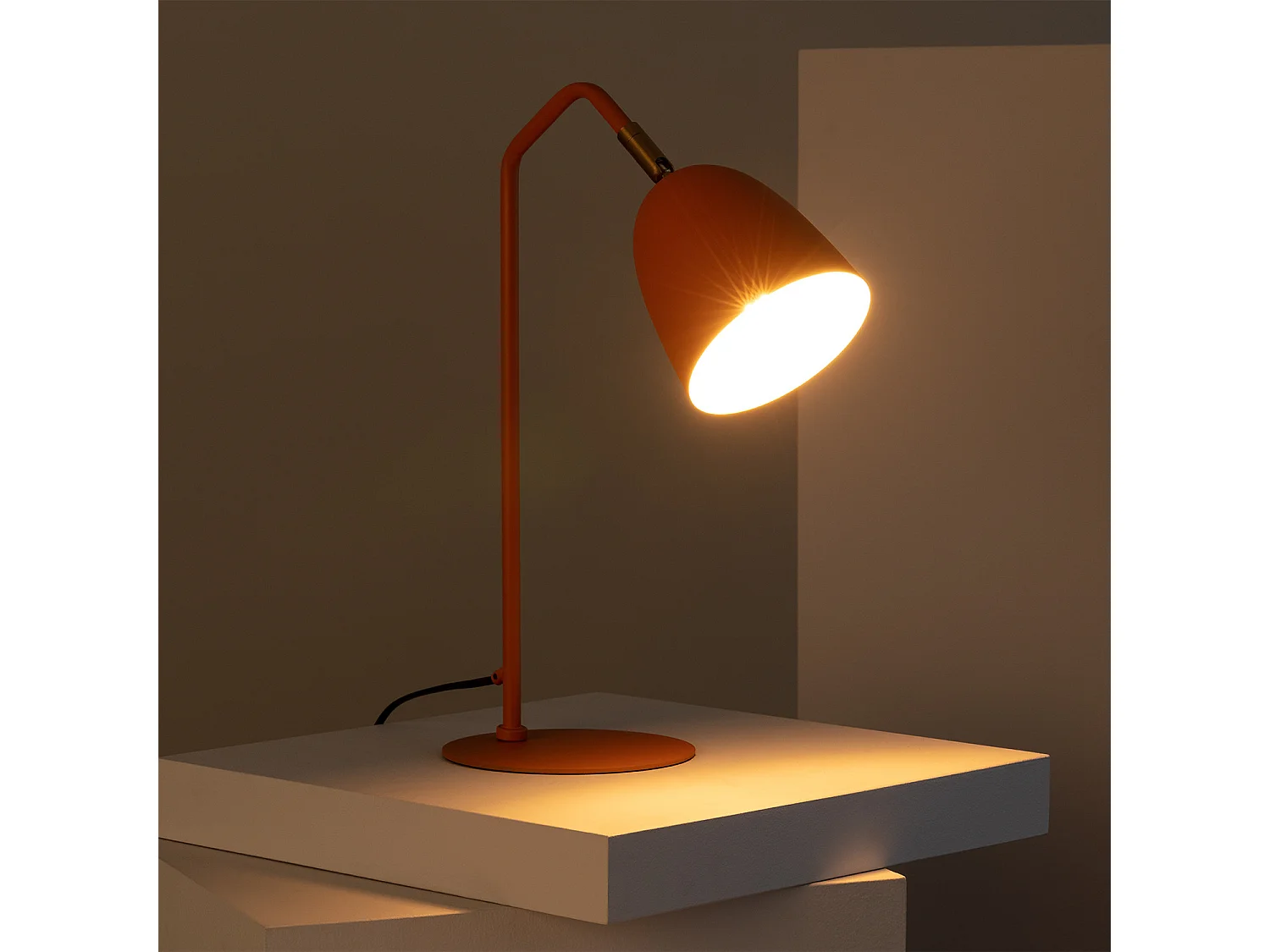 Lámpara Flexo Escritorio de Metal Areso Naranja Azafrán