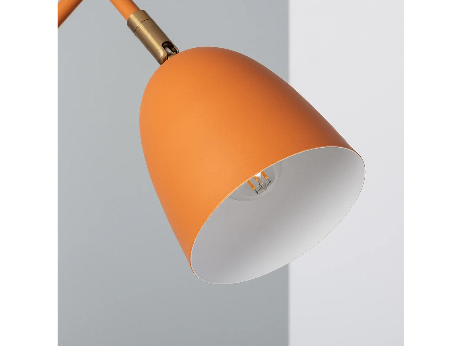 Lámpara Flexo Escritorio de Metal Areso Naranja Azafrán