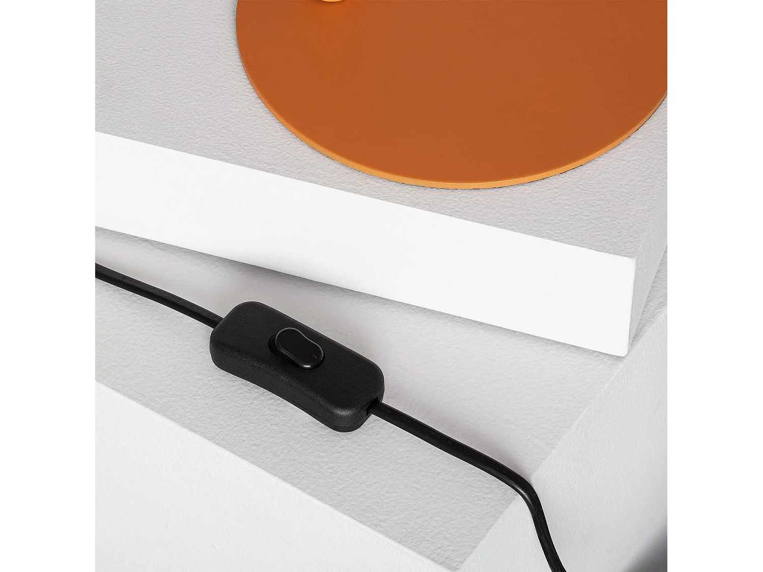 Lámpara Flexo Escritorio de Metal Areso Naranja Azafrán