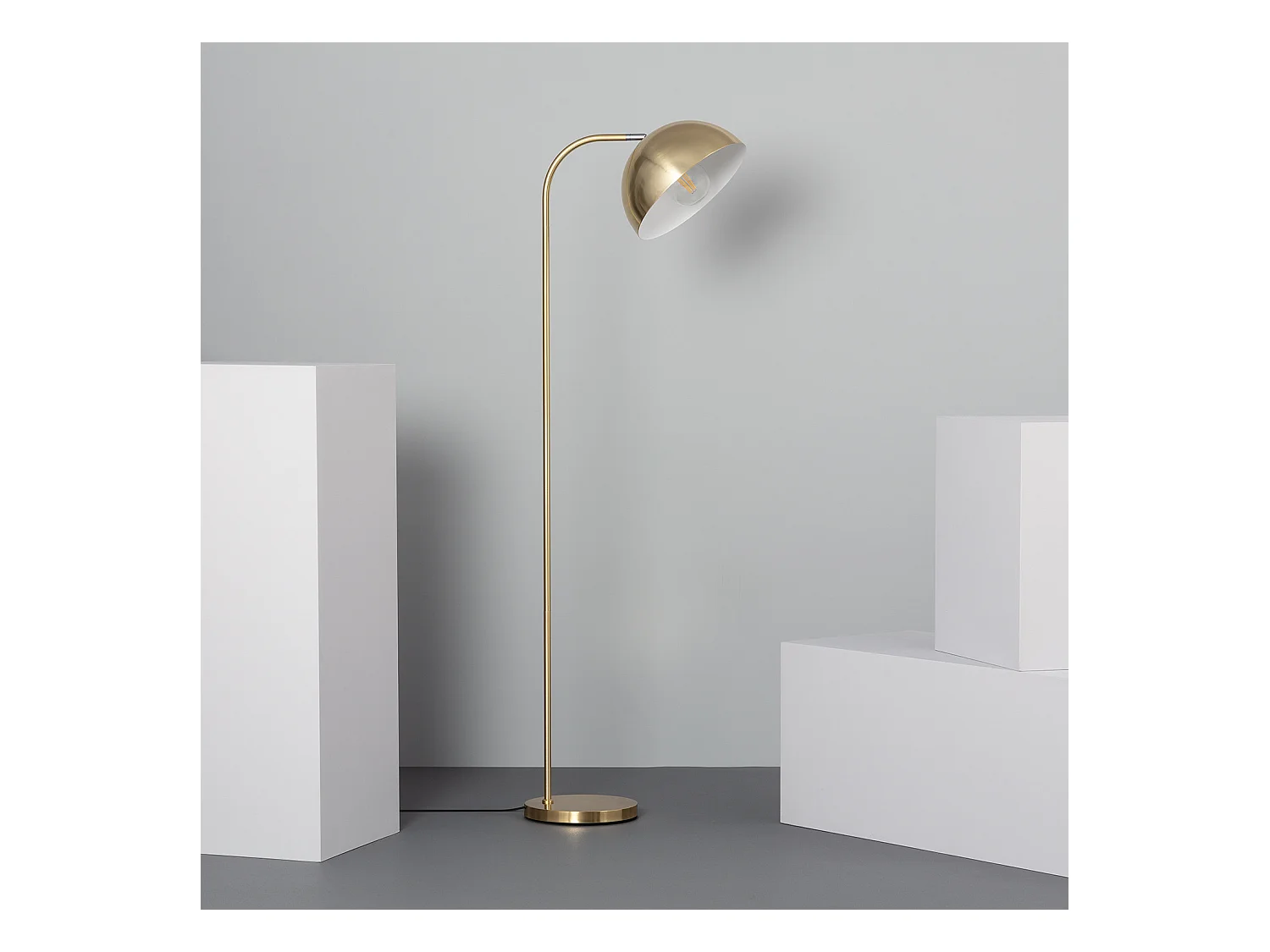 Lámpara de Pie Bowlen Dorado