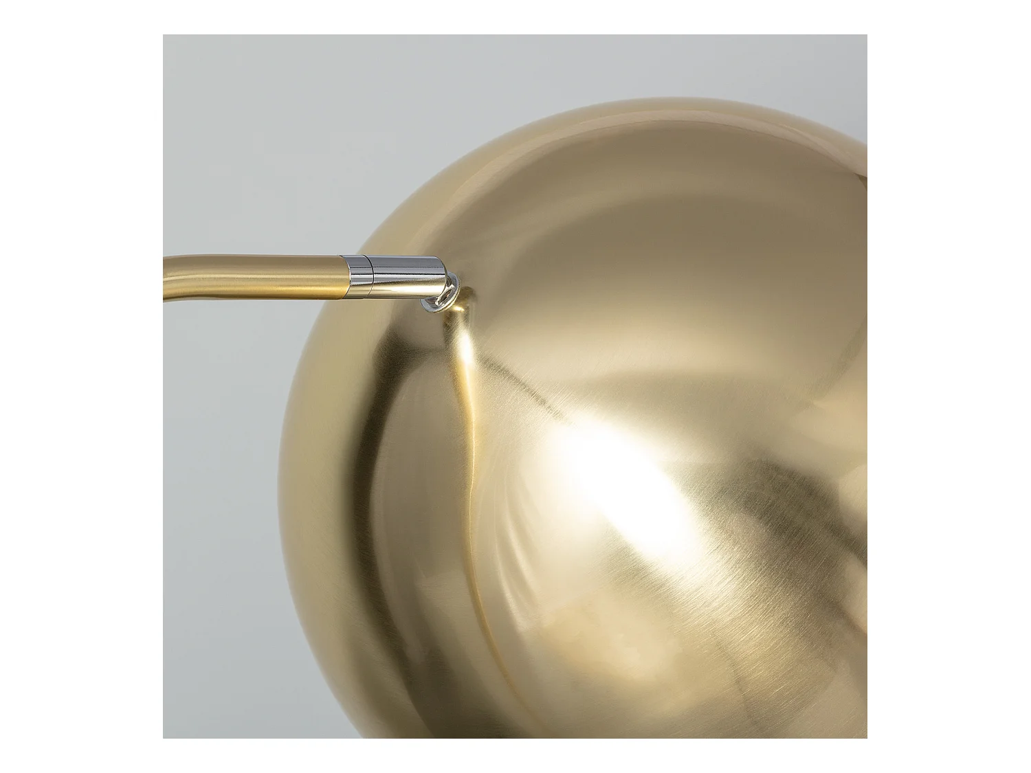 Lámpara de Pie Bowlen Dorado