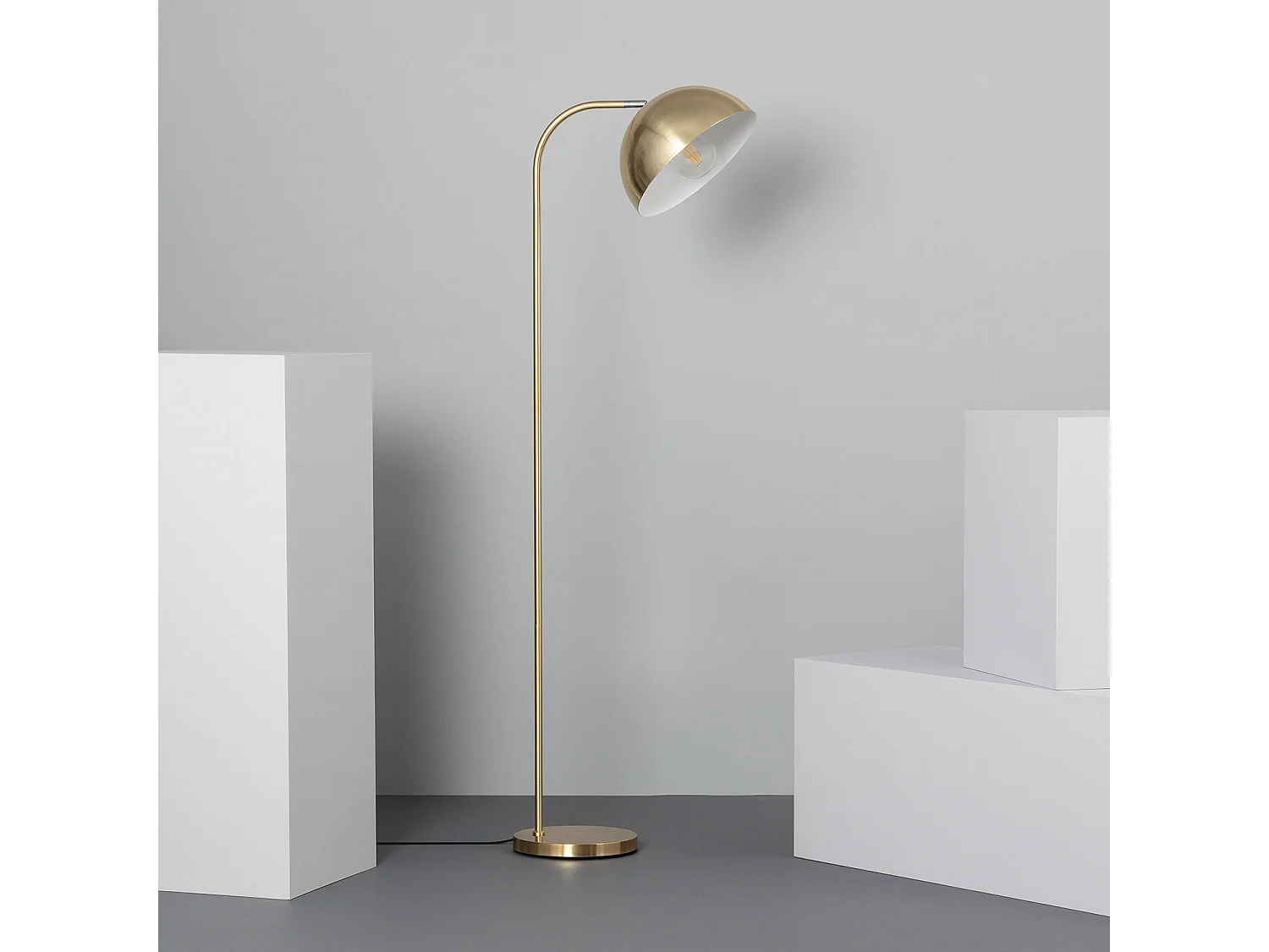 Lámpara de Pie Bowlen Dorado