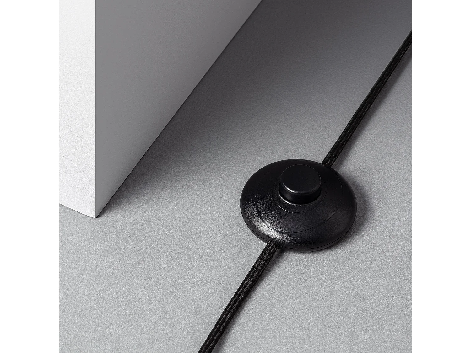 Lámpara de Pie Bowlen Dorado