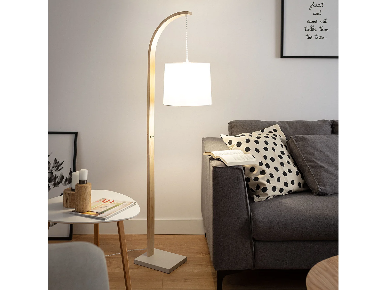 Lámpara de Pie Madera y Tela Haakon Blanco