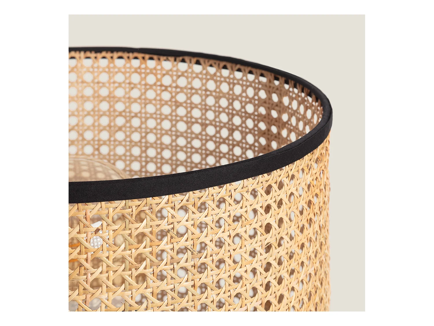 Lámpara de Pie Ratán Huela Natural