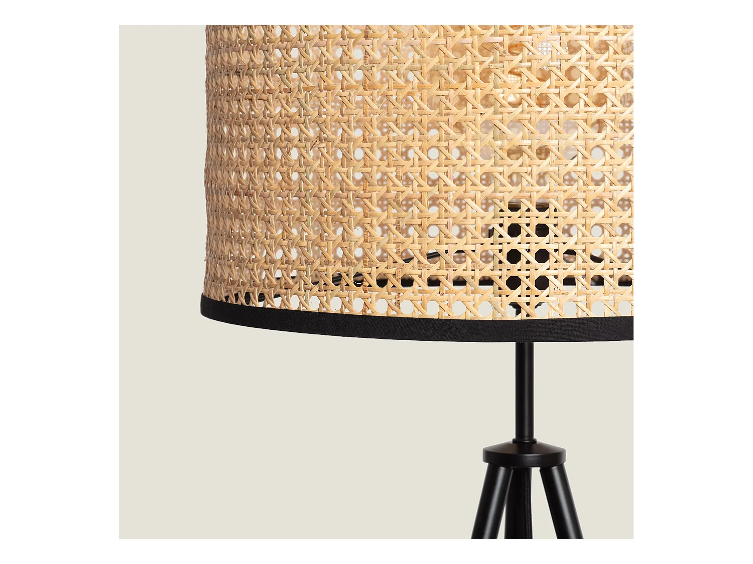 Lámpara de Pie Ratán Huela Natural