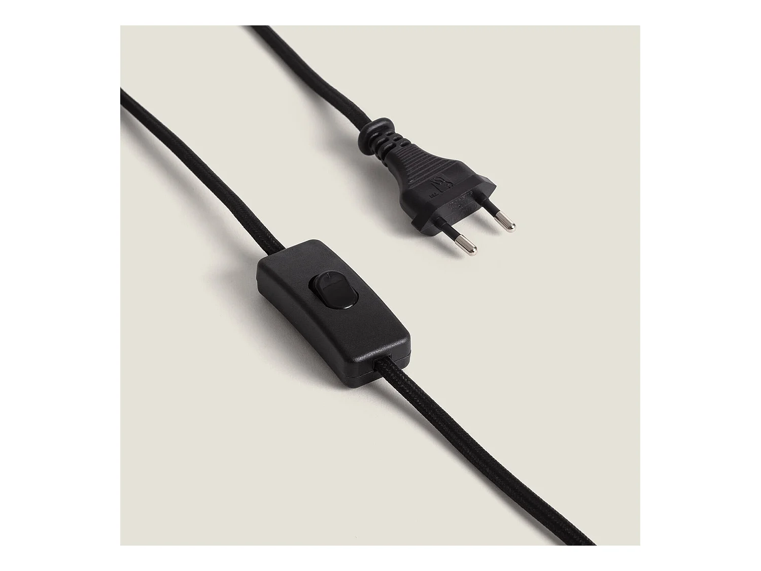 Lámpara de Pie Ratán Huela Natural