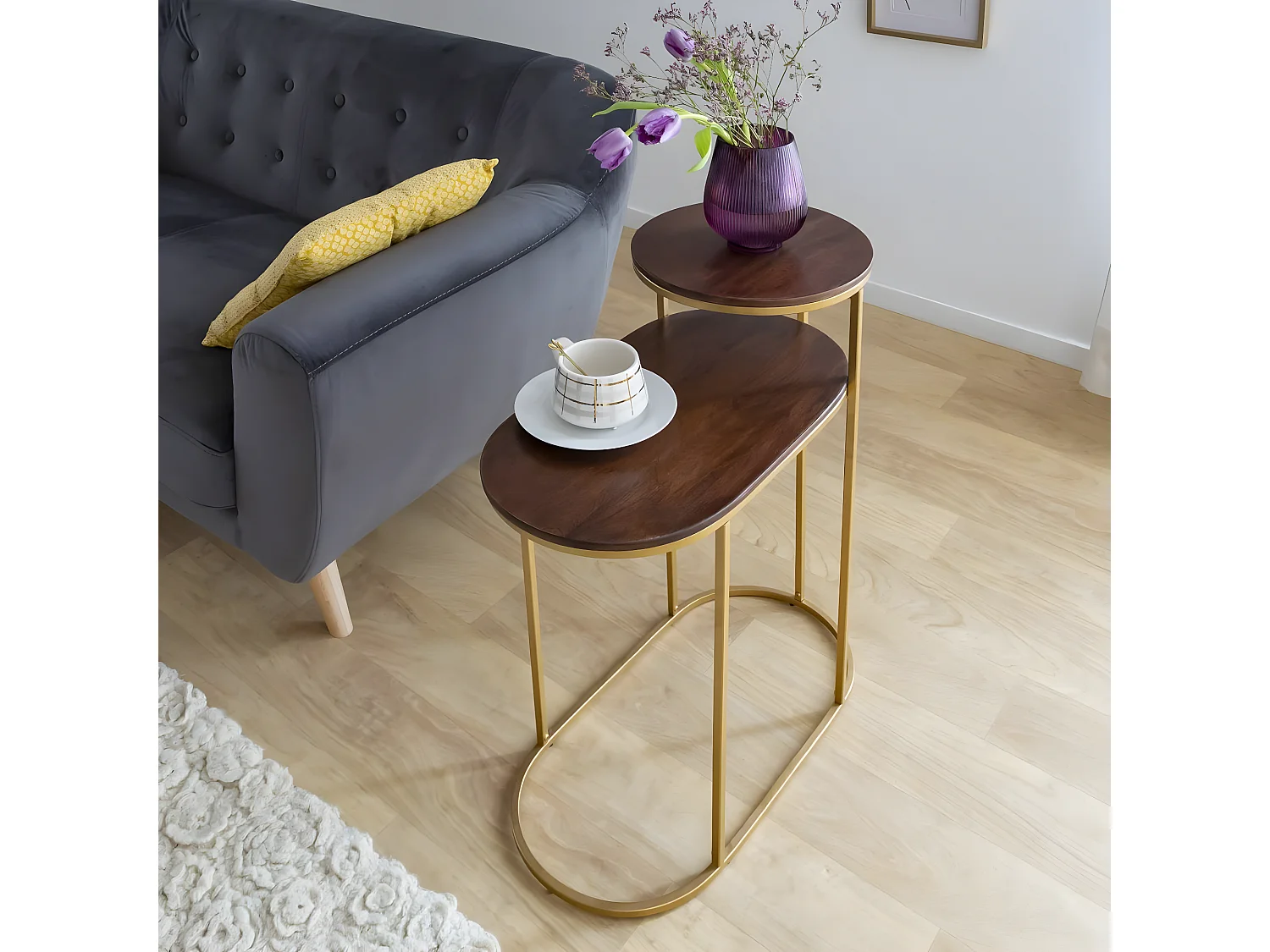 Bout de canapé en métal et bois de manguier Léon