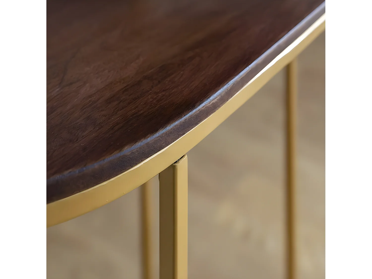 Bout de canapé en métal et bois de manguier Léon