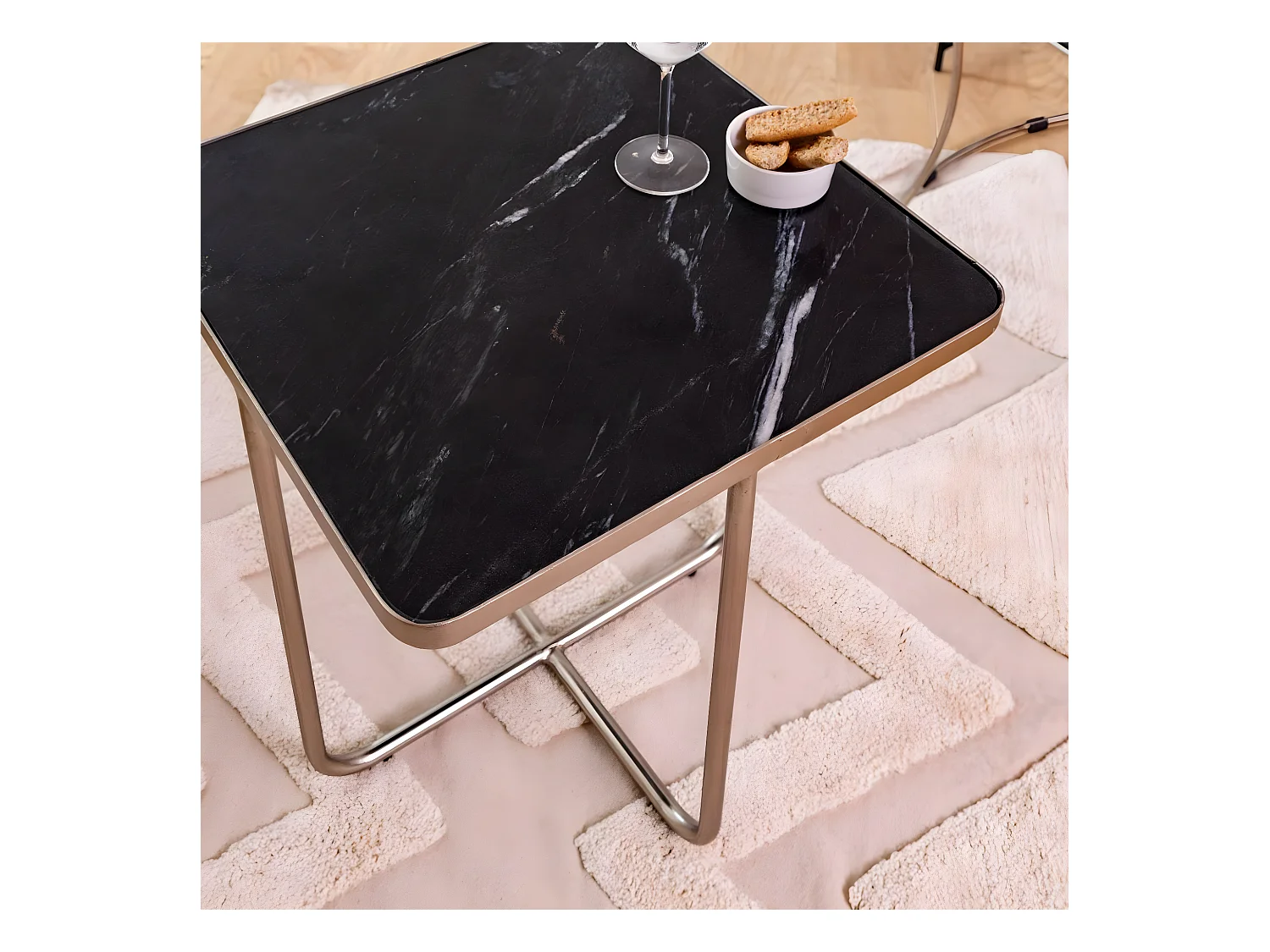 Bout de canape en marbre et métal Charlize