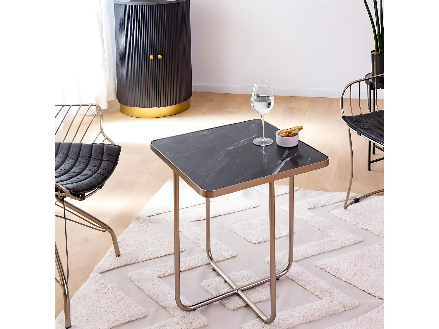 Bout de canape en marbre et métal Charlize