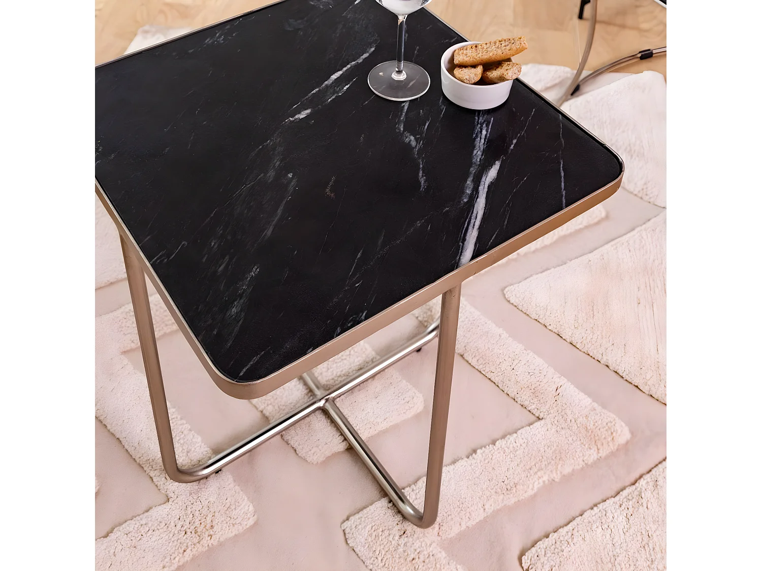 Bout de canape en marbre et métal Charlize