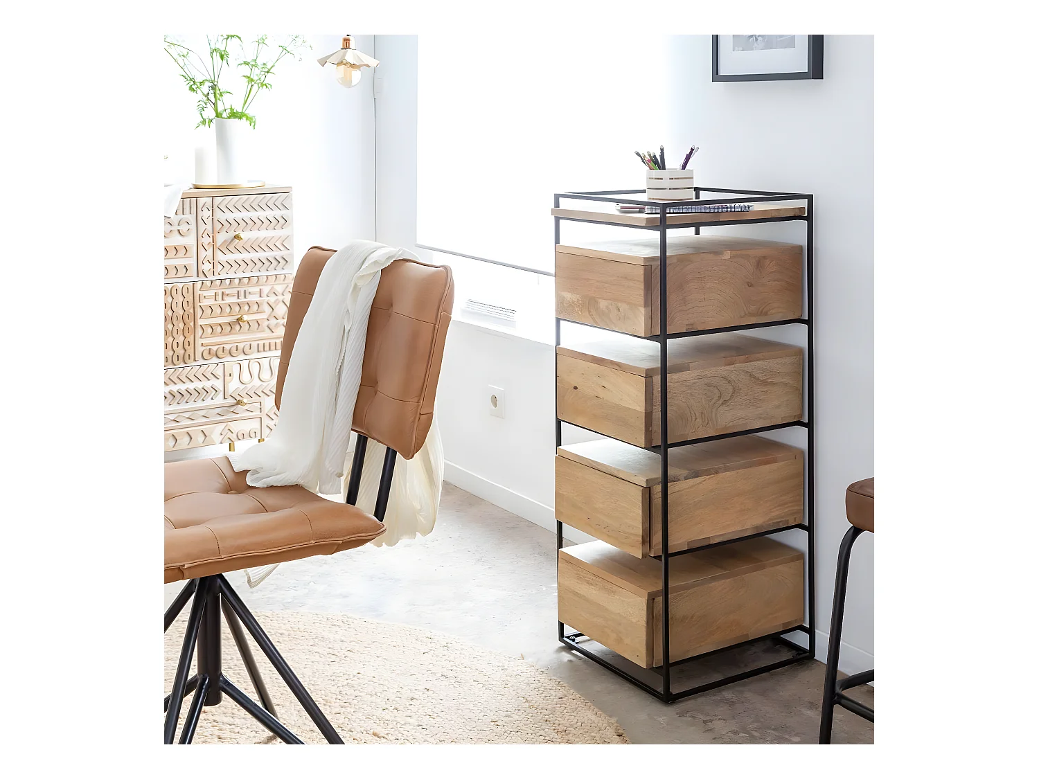 Chiffonnier en bois de manguier et métal Haïcé