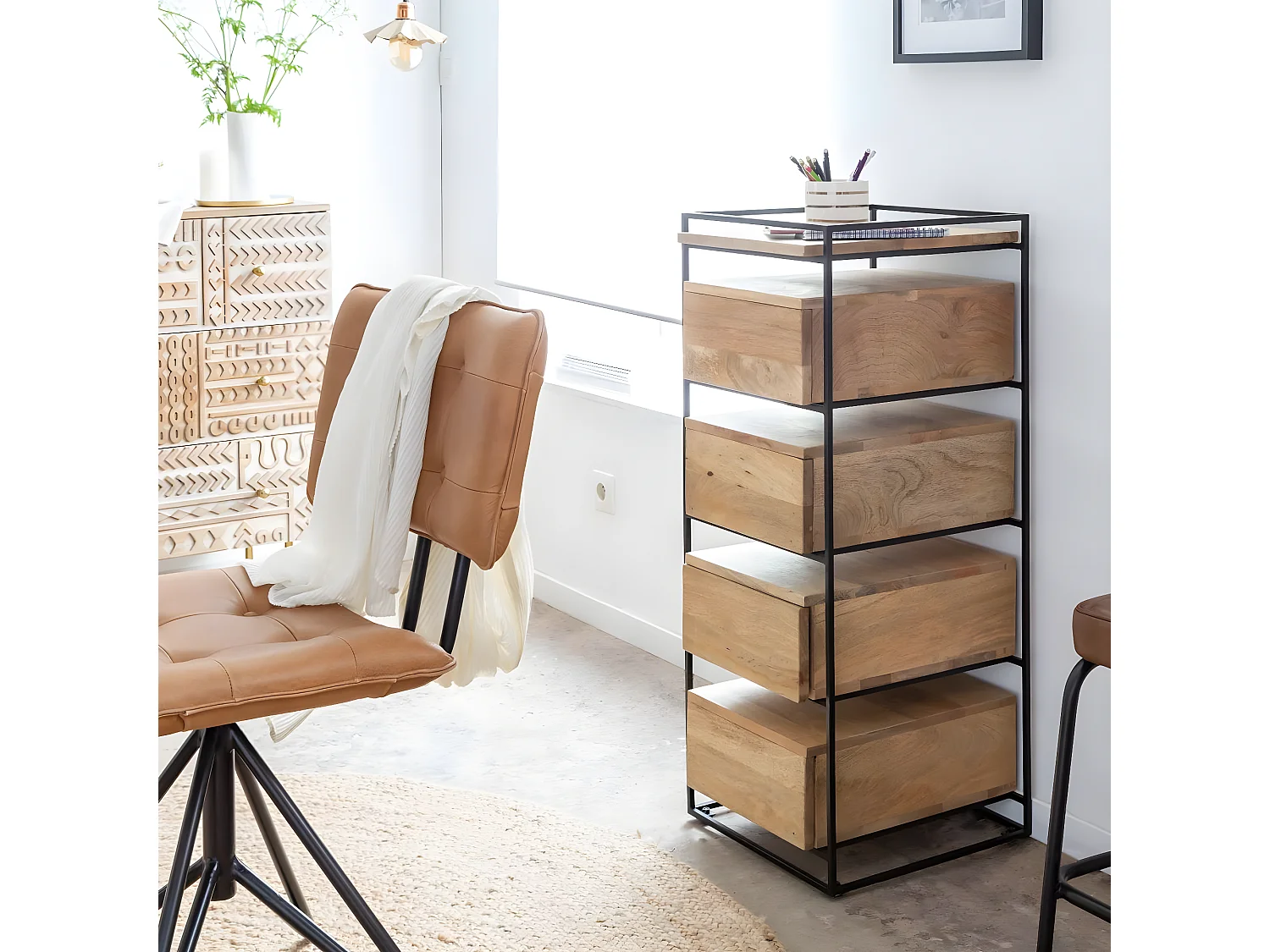 Chiffonnier en bois de manguier et métal Haïcé