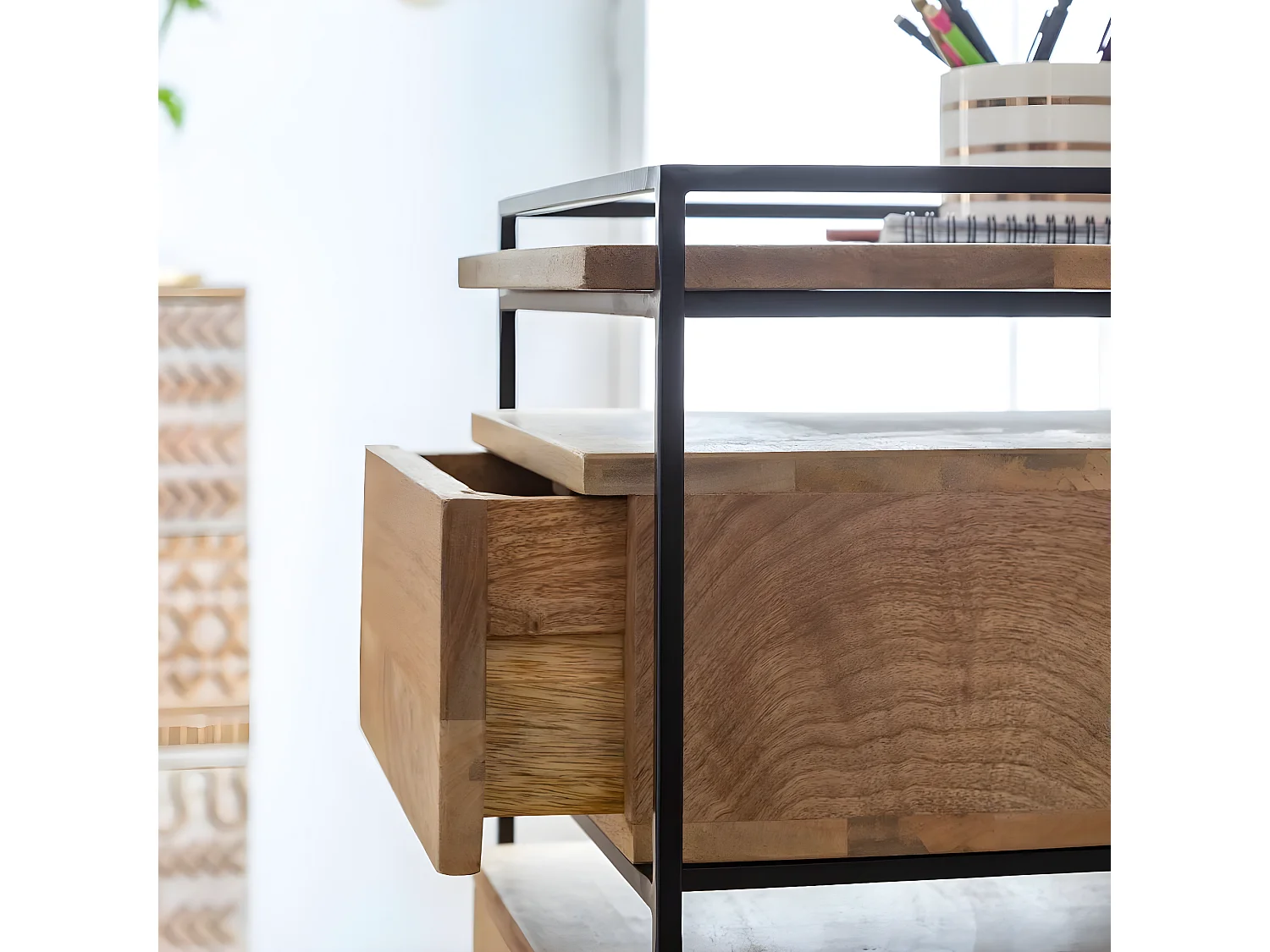 Chiffonnier en bois de manguier et métal Haïcé