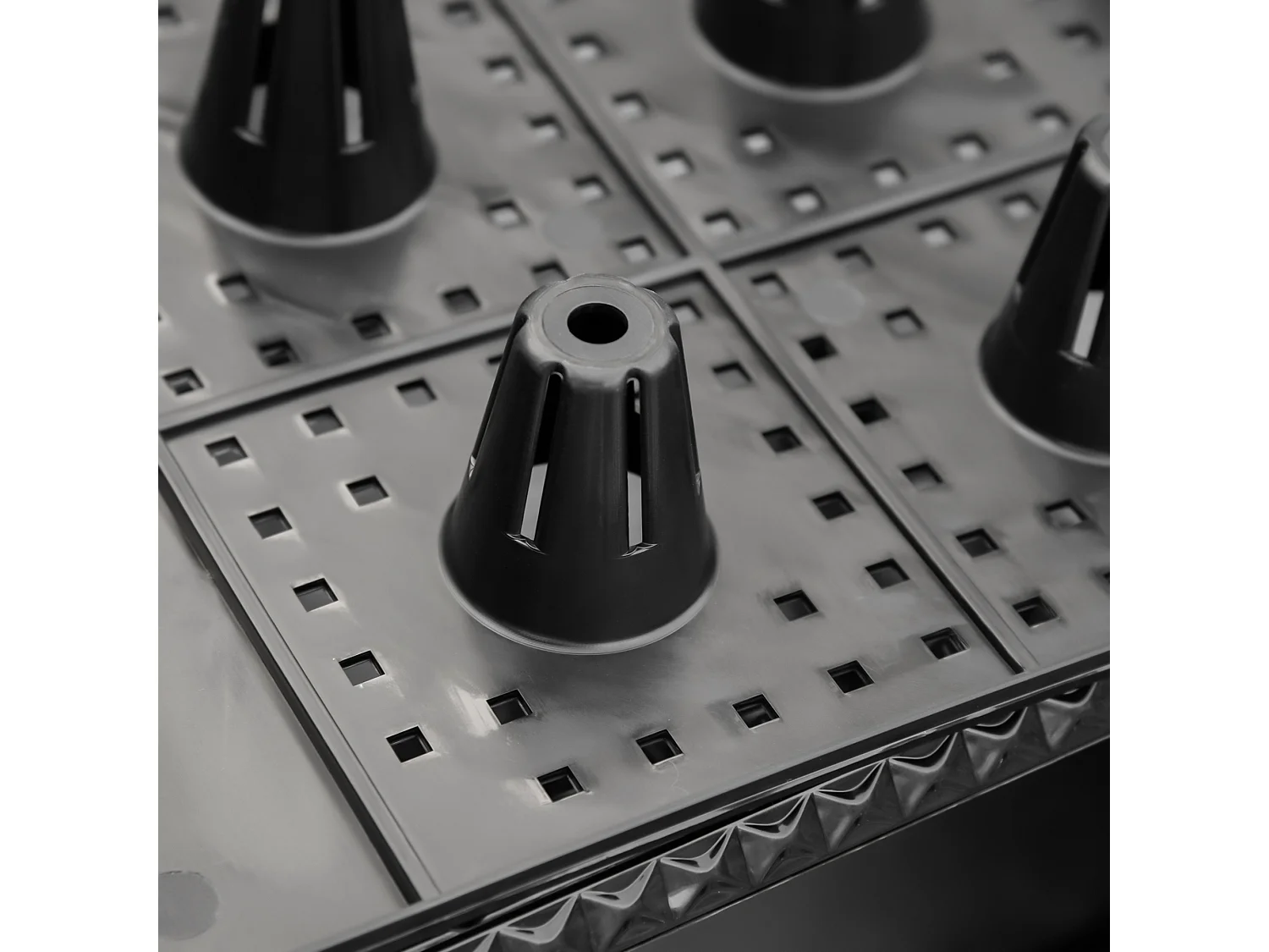 Jardinera con ruedas marrón 50x50x33 cm Outsunny