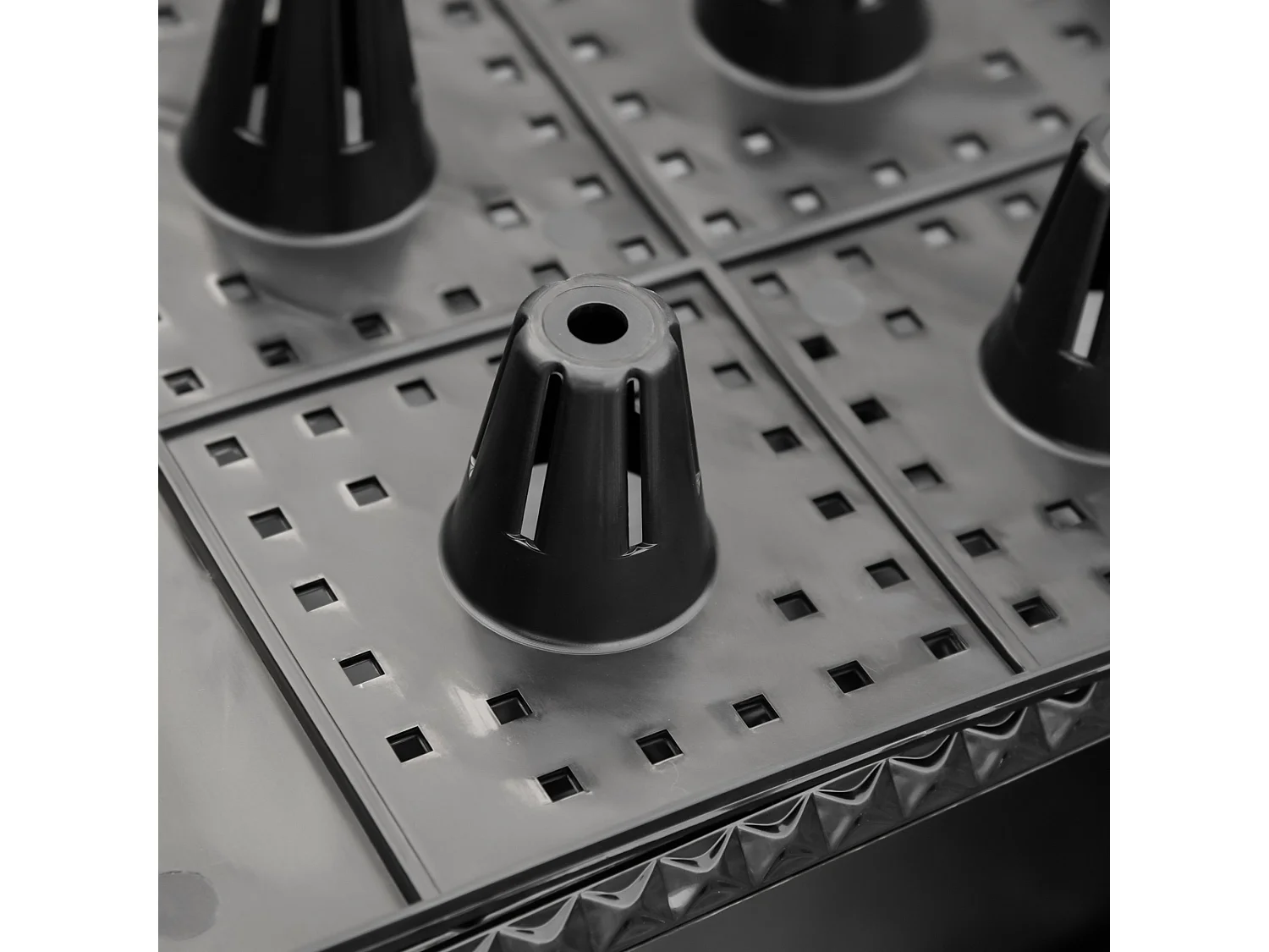 Jardinera con ruedas marrón 50x50x33 cm Outsunny