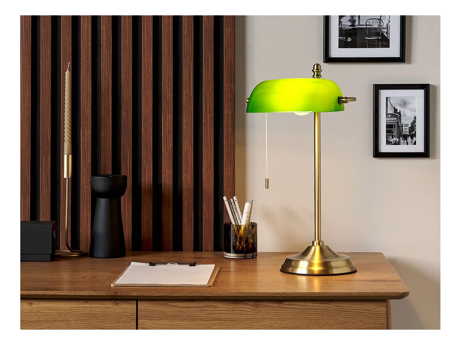 Tischlampe mit verstellbarem Lichtschalter Glasschirm Metallsockel Grün Maraval