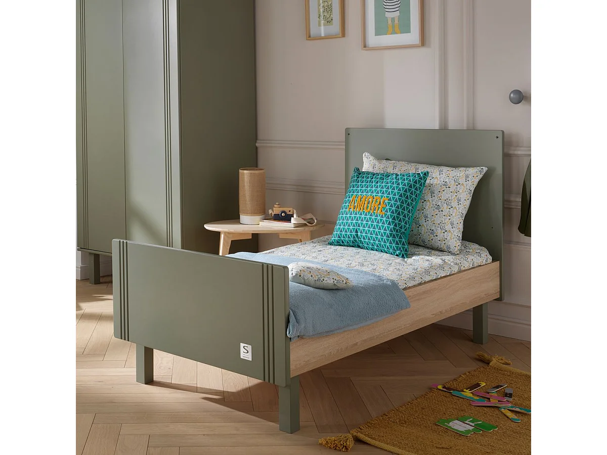 Cuna de 140x70cm con barrotes y ranuras