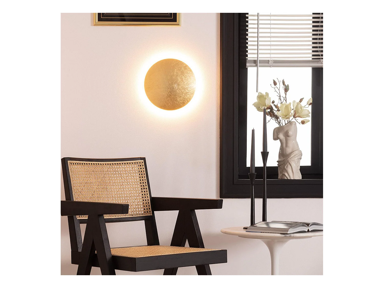 Aplique de Pared LED 18W de Aluminio Iris Dorado 3000K Blanco Cálido