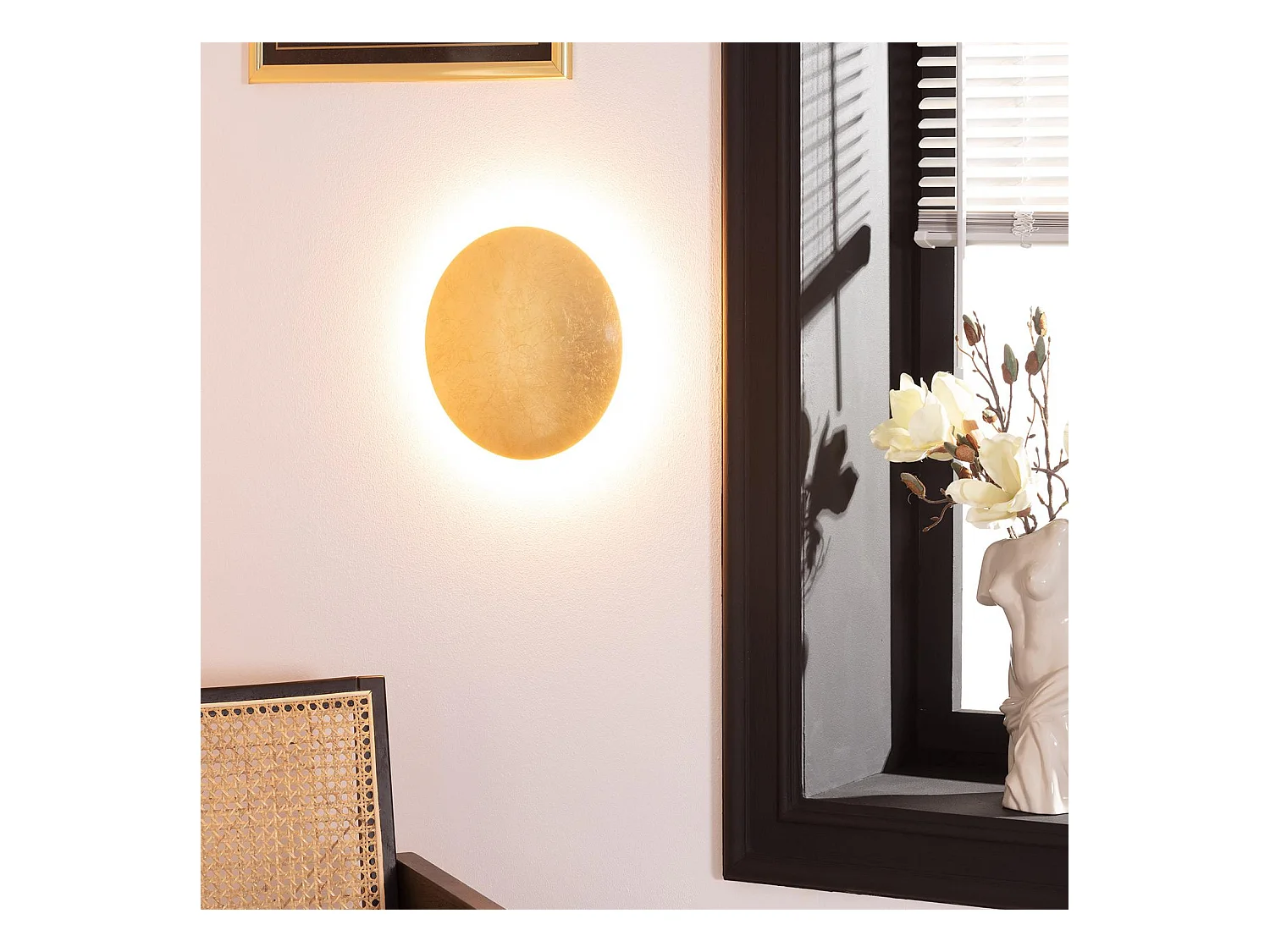 Aplique de Pared LED 18W de Aluminio Iris Dorado 3000K Blanco Cálido