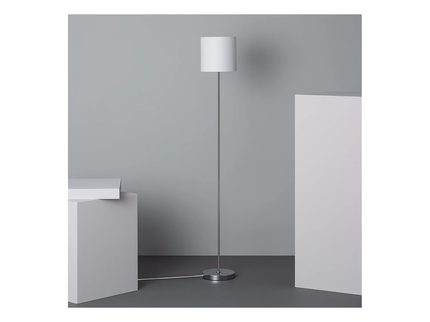 Lámpara de Pie de Metal y Tela Pangiri Blanco