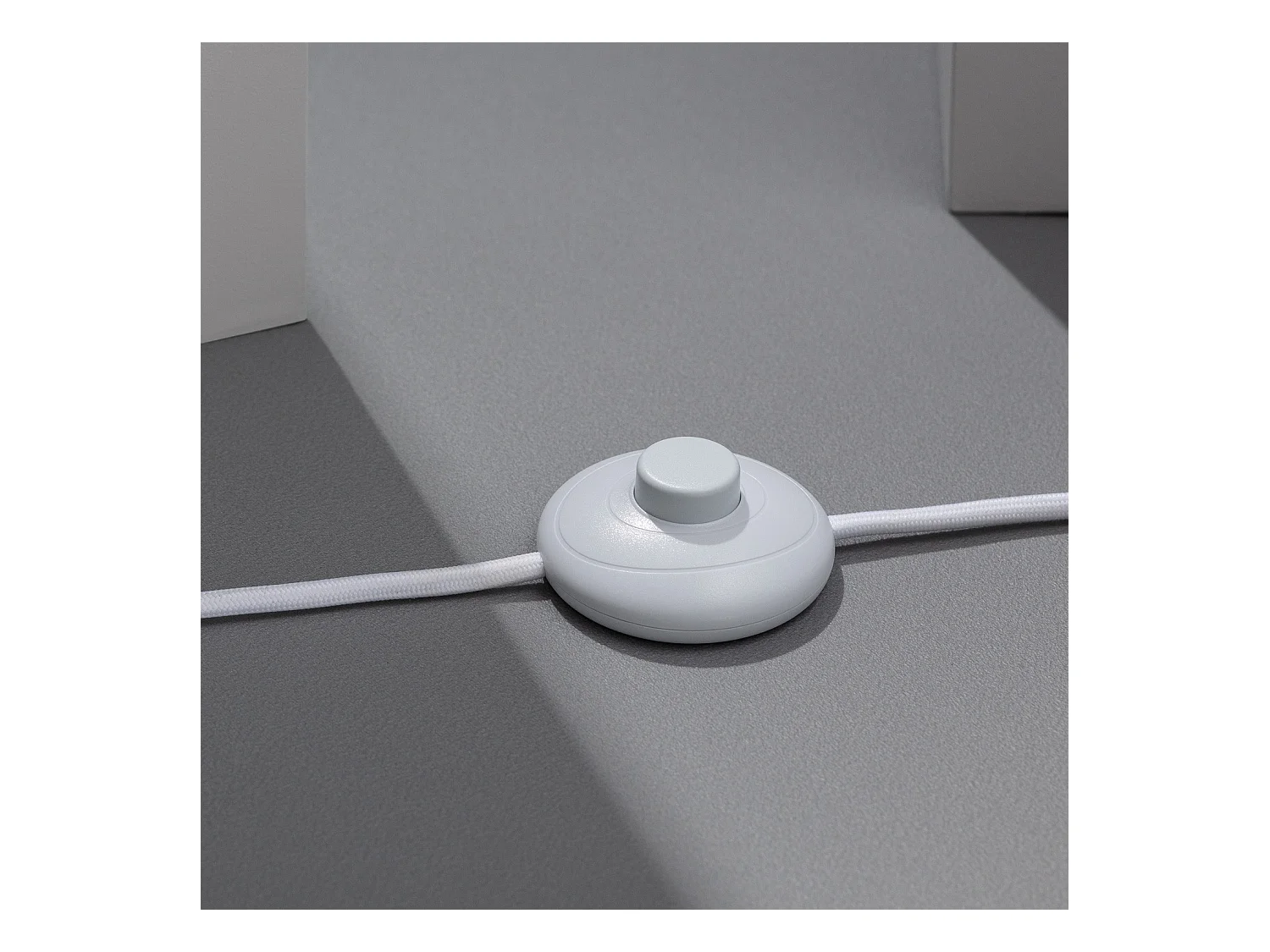 Lámpara de Pie de Metal y Tela Pangiri Blanco