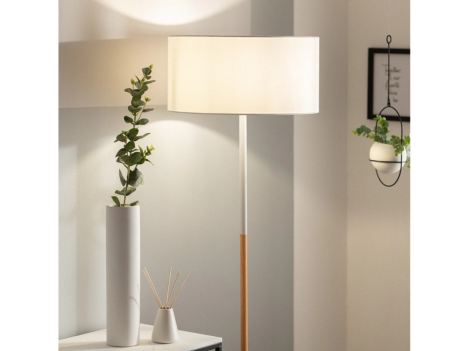Lámpara de Pie de Metal y Madera Wifi con Regulador Silinda Blanco
