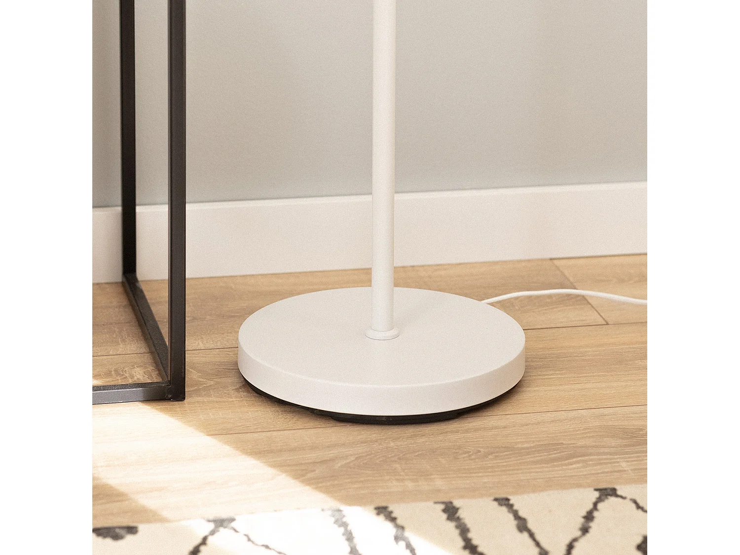 Lámpara de Pie de Metal y Madera Wifi con Regulador Silinda Blanco