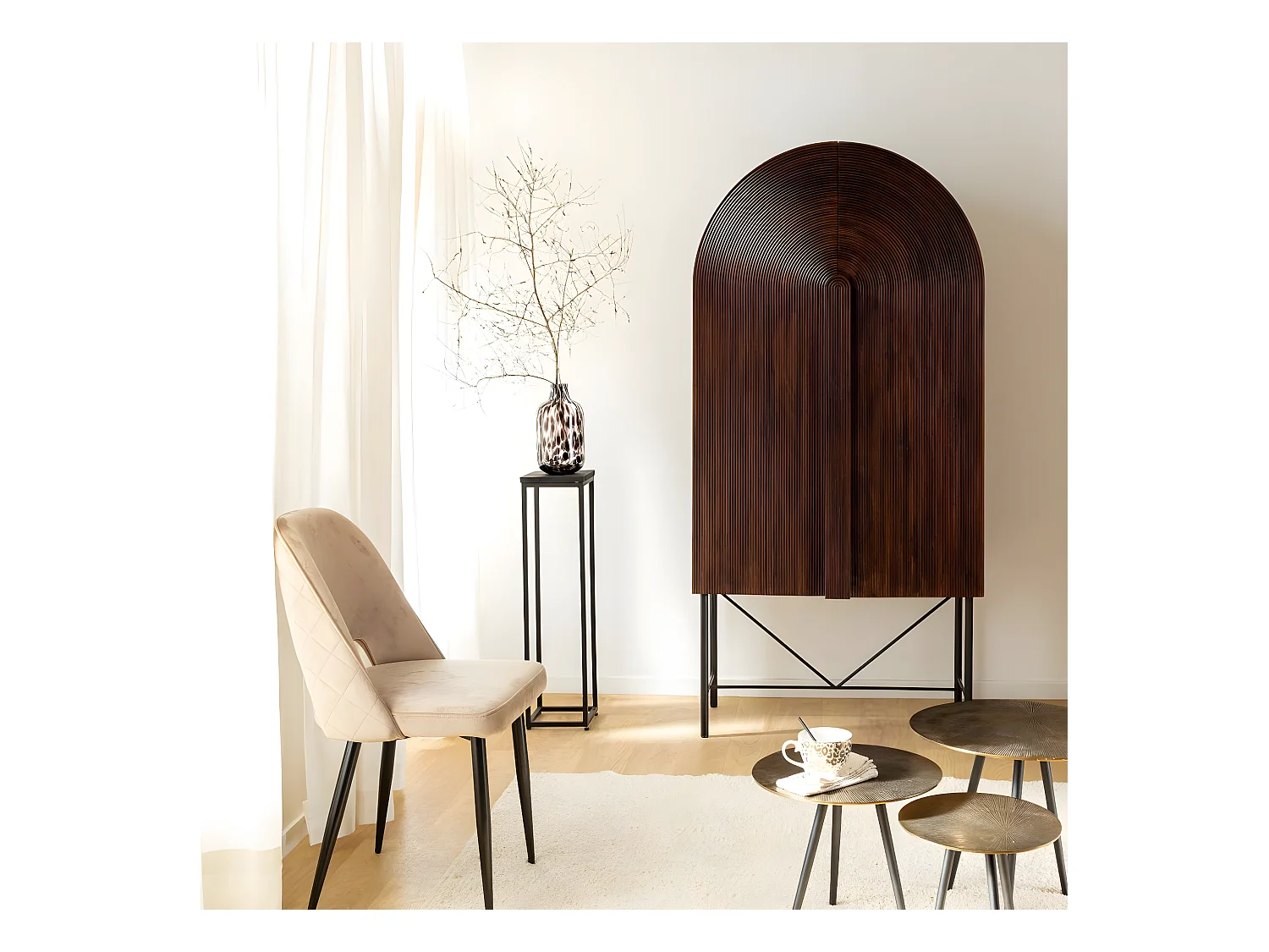 Armoire arrondie en bois de manguier Julio