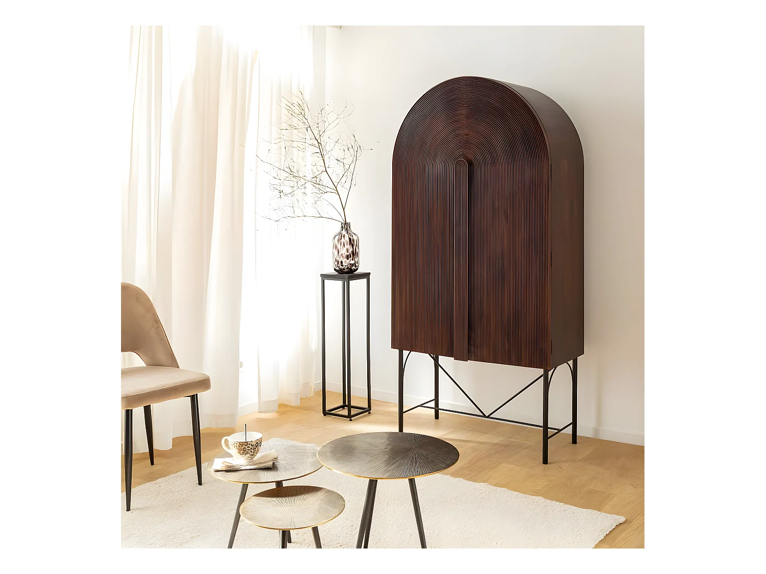 Armoire arrondie en bois de manguier Julio