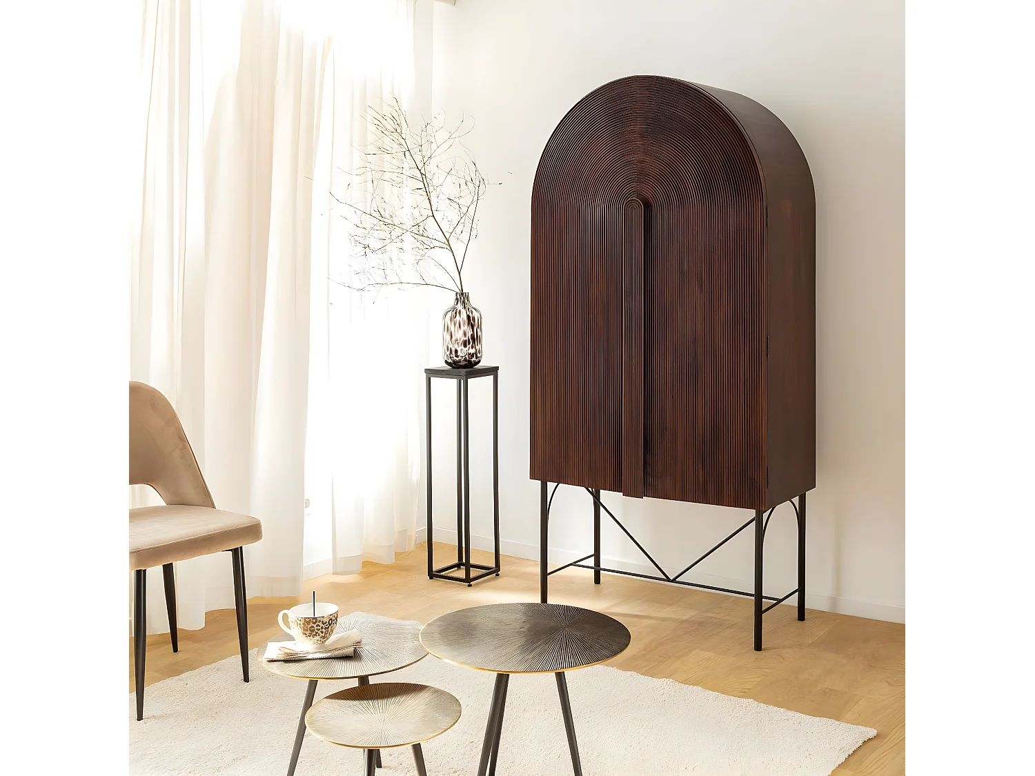 Armoire arrondie en bois de manguier Julio