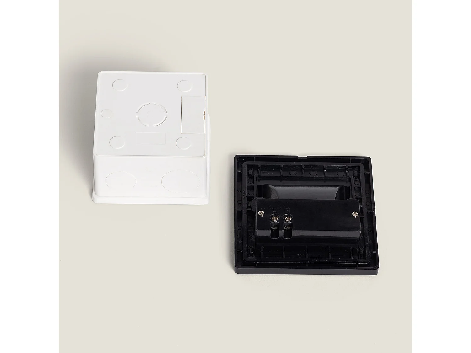 Balise LED 1.5W Encastrable au Mur Randy Noire 3000K Blanc chaud