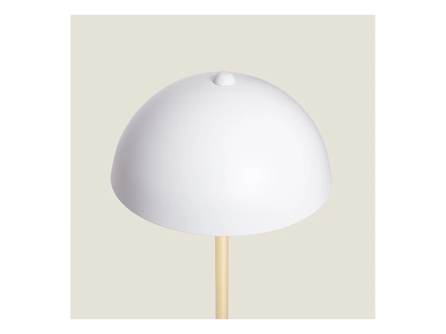 Lámpara de Mesa de Metal Wavuli Blanco