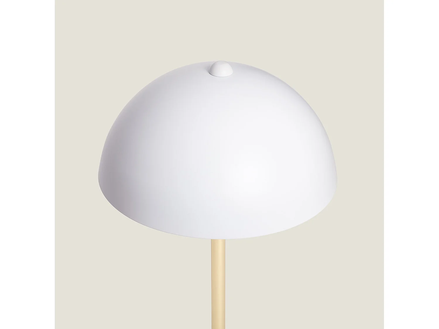 Lámpara de Mesa de Metal Wavuli Blanco