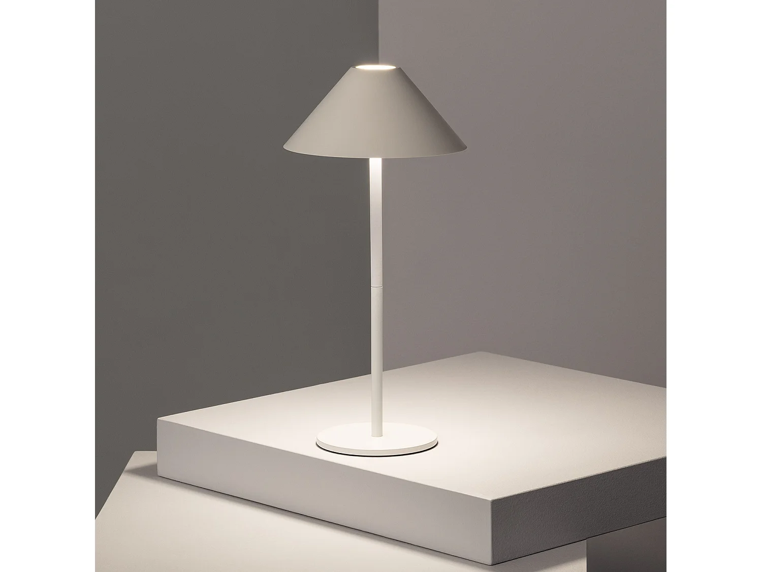Lámpara de Mesa LED Portátil para Exterior Metal con Batería USB Recargable Kivuli Blanco