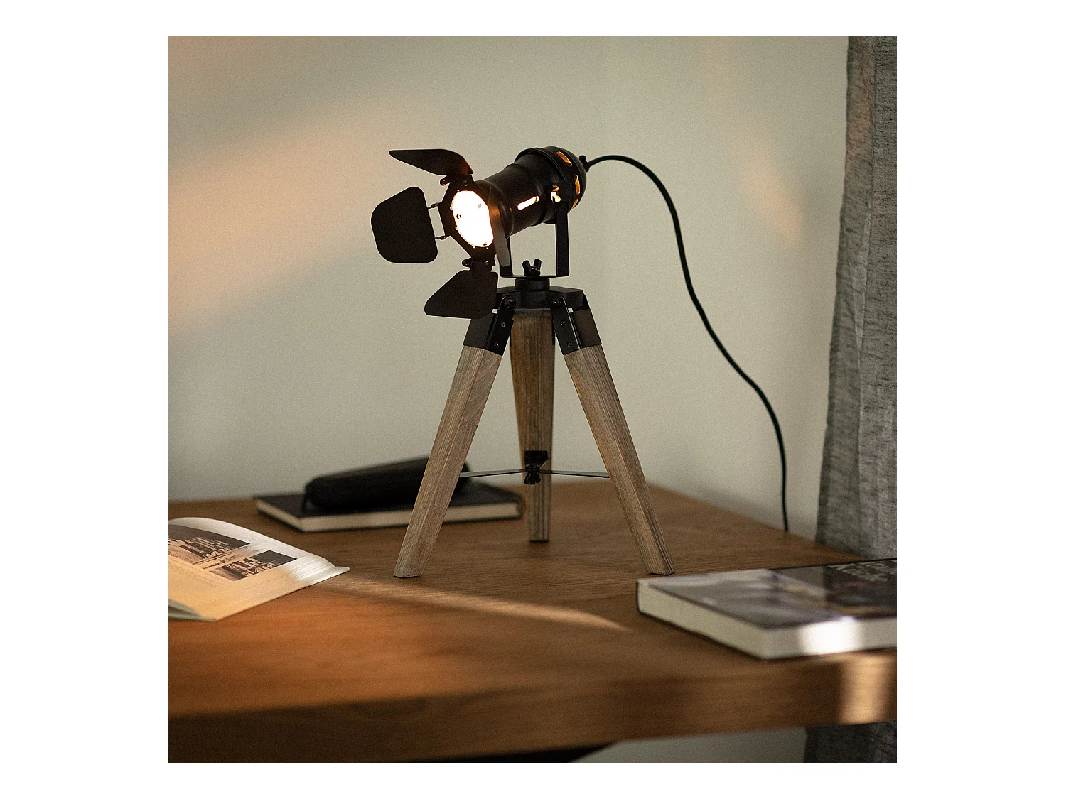 Lampe à Poser Métal et Bois Cinema Kurangna XS Noir