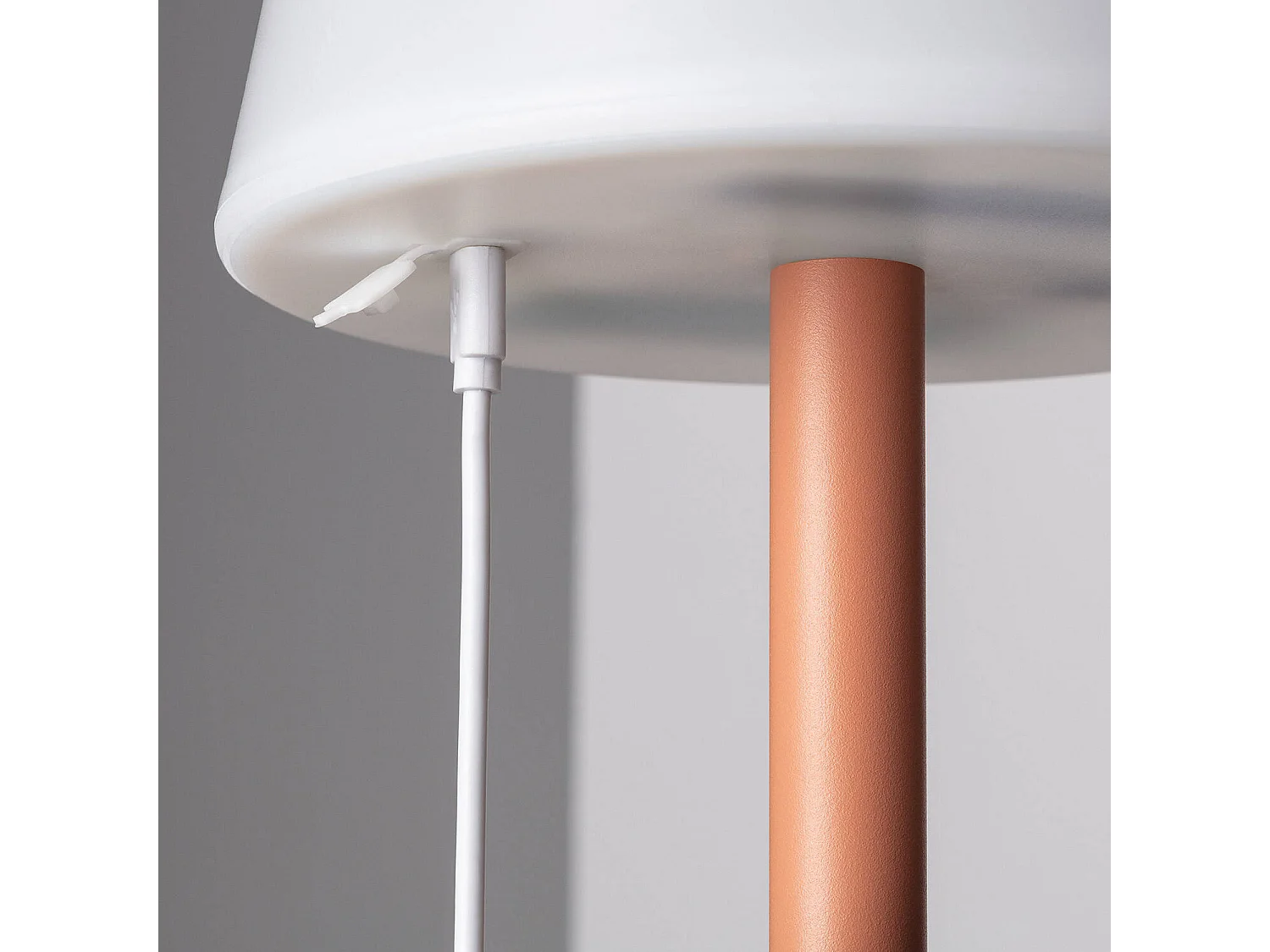 Lámpara de Mesa LED Portátil para Exterior Aluminio con Batería Recargable Epinay Melocotón