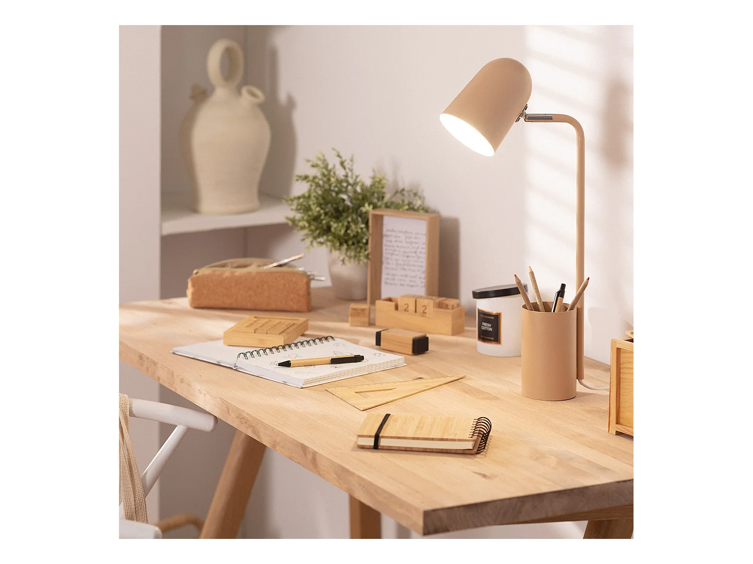 Lámpara Flexo Escritorio de Metal con Portalápices Waal Camel