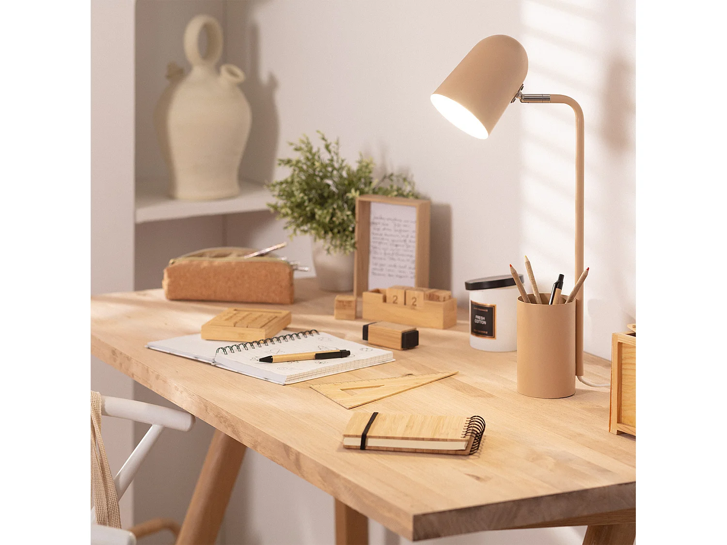 Lampe de Bureau Flex Métal Waal avec Porte-Crayons  Camel