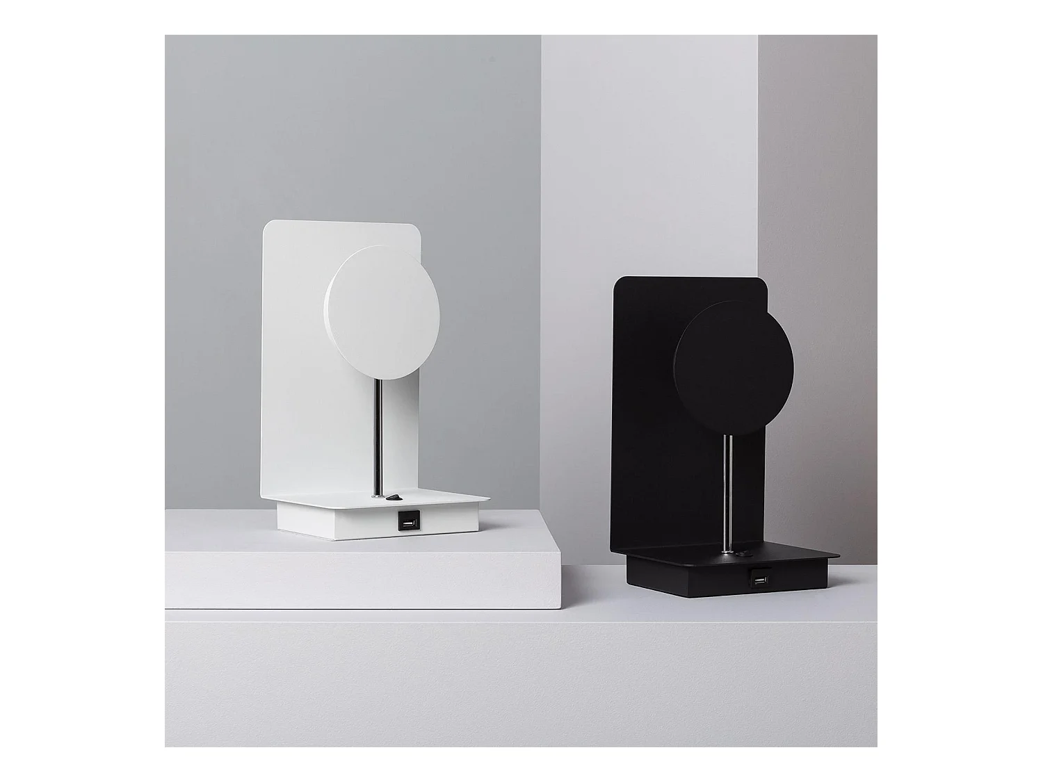 Lámpara de Mesa de Metal Sombong Negro