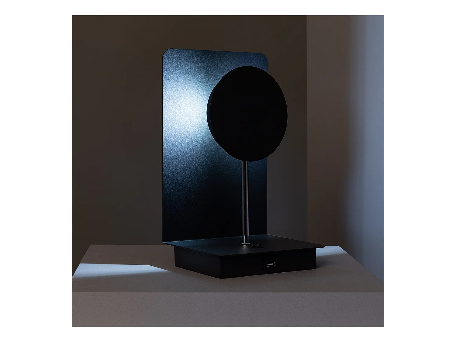 Lámpara de Mesa de Metal Sombong Negro