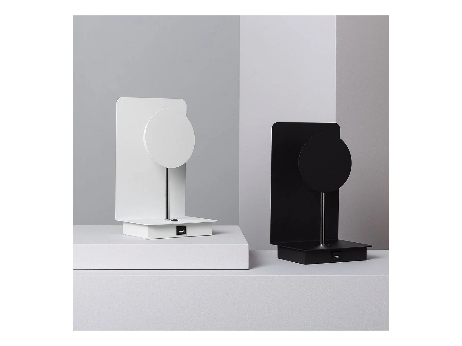 Lámpara de Mesa de Metal Sombong Negro