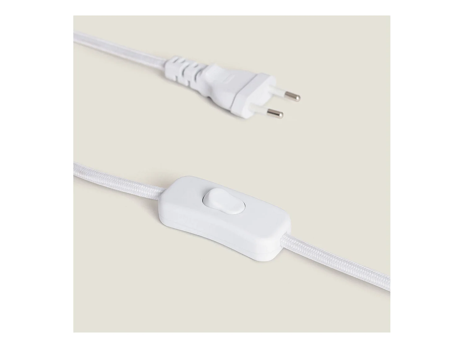 Lampe à Poser Bois et Tissu Diyara Blanc