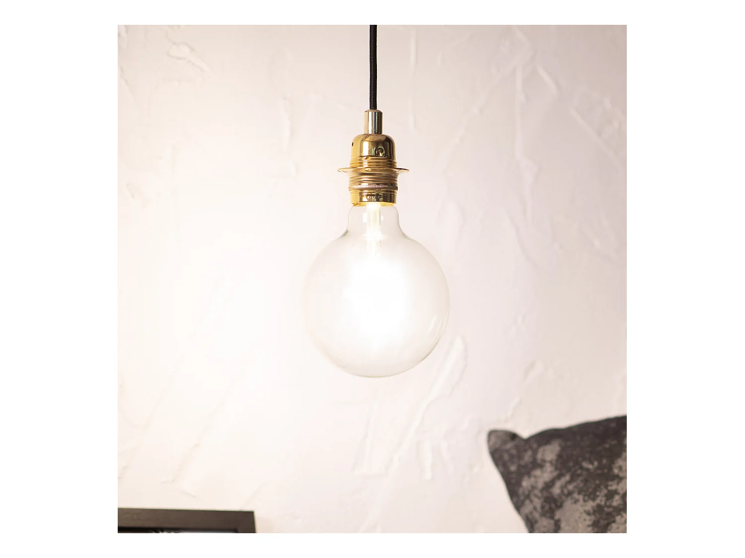 Lampada a Sospensione in Metallo Nhat Oro