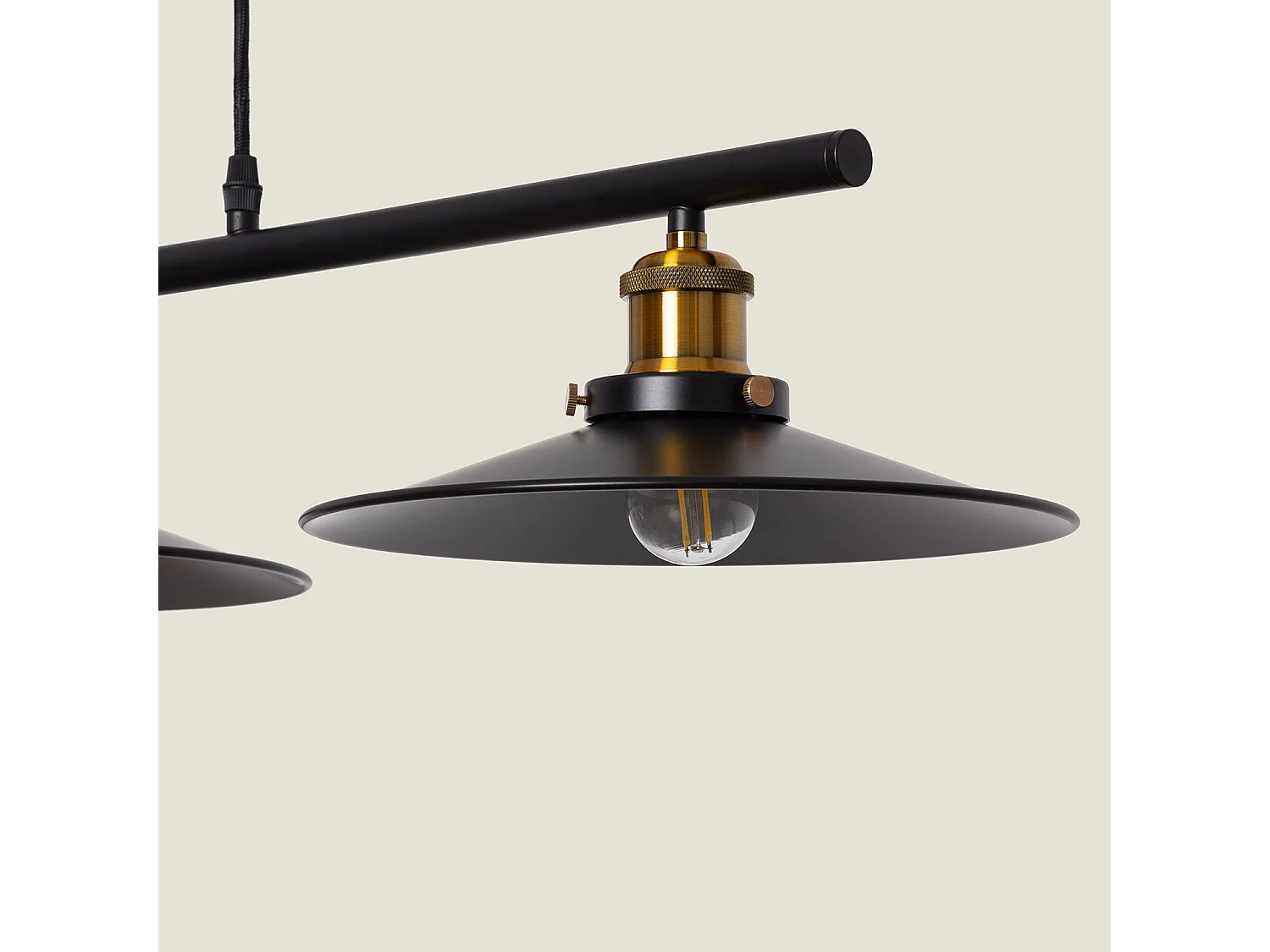 Suspension Métal Pusaka Noir